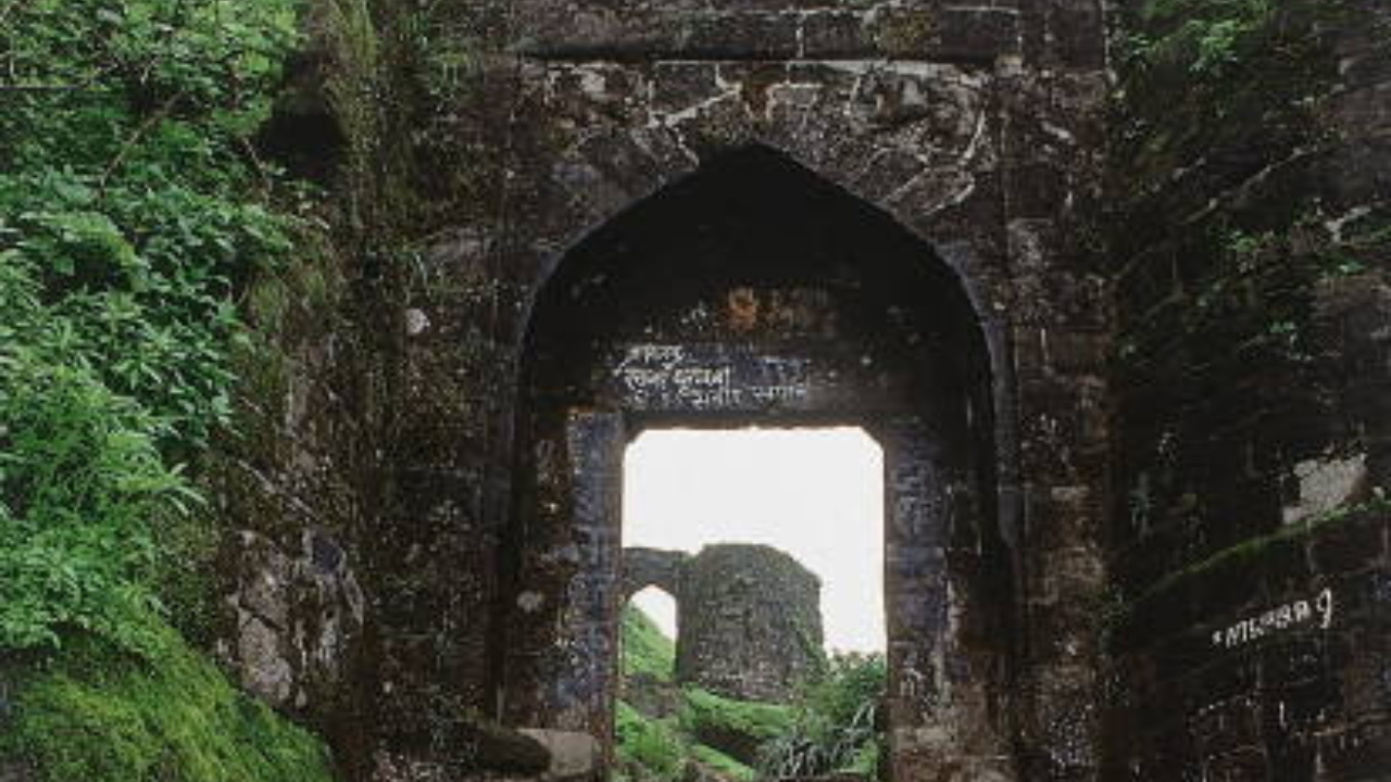 सिंहगड (फोटो सौजन्य - iStock) 