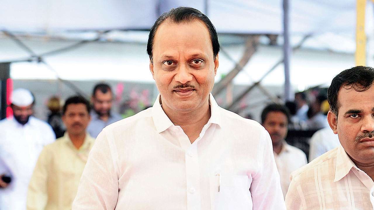 1991 मध्ये पवार घराण्याचा बालेकिल्ला समजल्या जाणाऱ्या बारामती मतदारसंघातून त्यांनी लोकसभा निवडणूक जिंकली होती. मात्र, काही काळानंतर त्यांनी ही जागा त्यांचे काका शरद पवार यांच्यासाठी सोडली. नंतर झालेल्या पोटनिवडणुकीतील विजयानंतर शरद पवार पीव्ही नरसिंह राव सरकारमध्ये देशाचे संरक्षण मंत्री झाले.