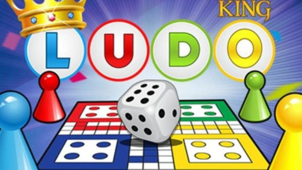 ludo king हा भारतातील आवडत्या मोबाईल गेम्सपैकी एक आहे. अनेकांना आवडणाऱ्या क्लासिक बोर्ड गेमवर आधारित असणारा हा गेम आहे. तुम्ही ऑफलाईन आणि ऑनलाईन अशा दोन्ही पध्दतीने हा गेम खेळू शकता.