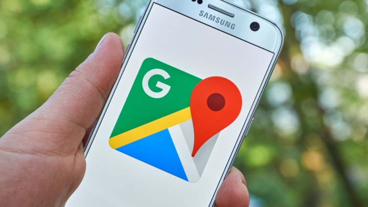 Ola Map ओला इलेक्ट्रिक या भारतीय राइड-हेलिंग कंपनीने तयार केले आहेत. Google Map जगातील सर्वात मोठ्या कंपनींपैकी एक Google ने तयार केला आहे. याशिवाय Google Map राइड-हेलिंग इंटिग्रेशनला प्रोत्साहन देतो. 