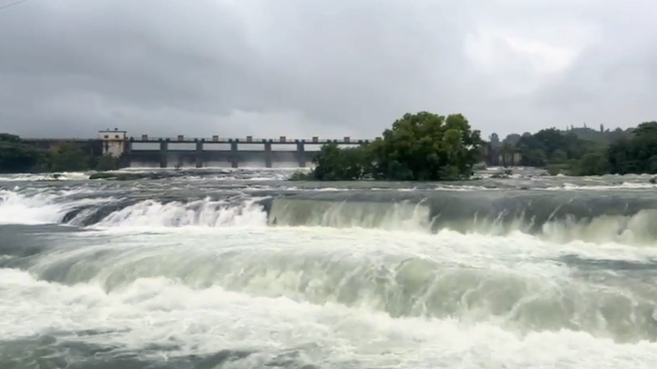 पुण्यातील खडकवासला धरण ‘फुल्ल’; भिडे पूल गेला पाण्याखाली, जाणून घ्या इतर धरणांची स्थिती…