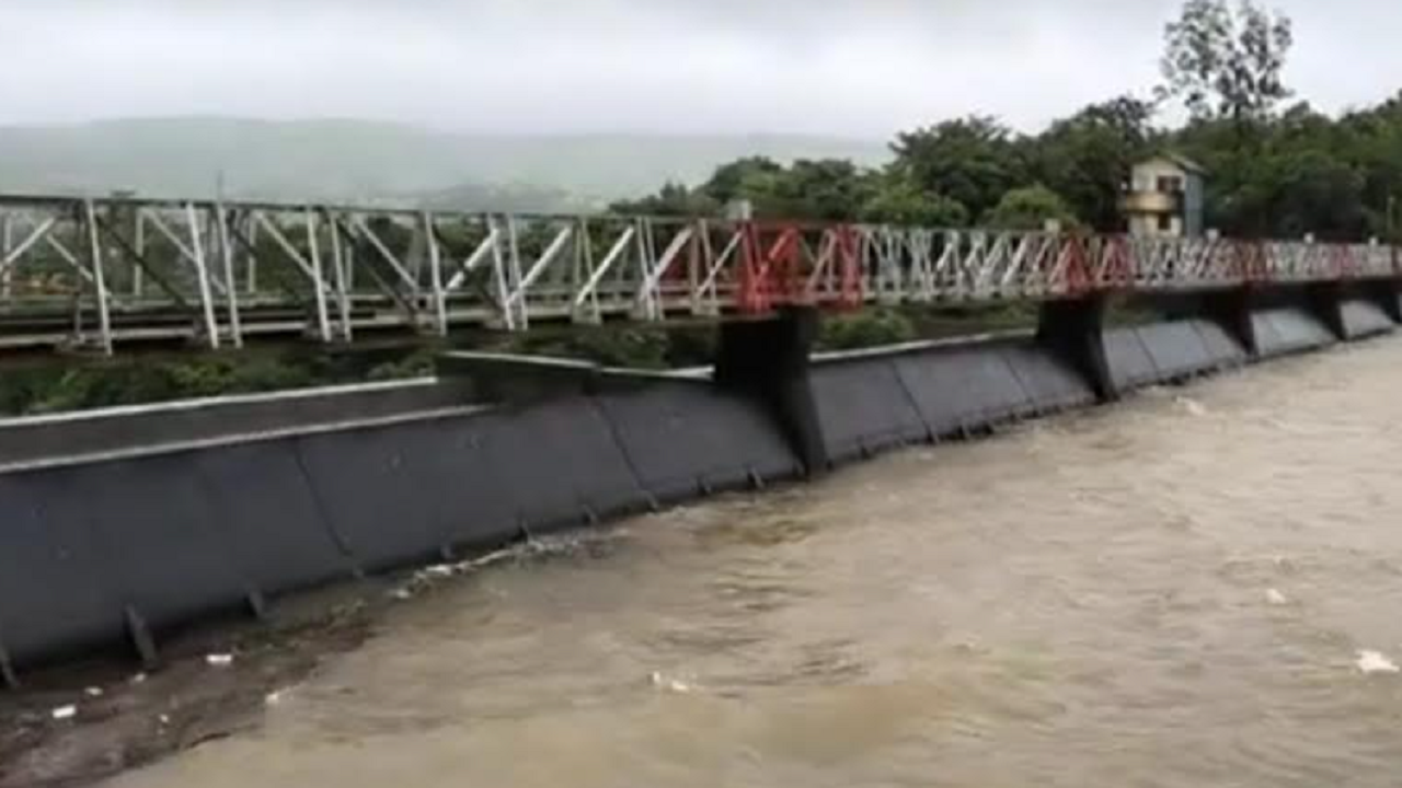 कोल्हापुरात मुसळधार पाऊस सुरूच; पंचगंगा नदीने ओलांडली इशारा पातळी, नदीकाठच्या गावांना आता…