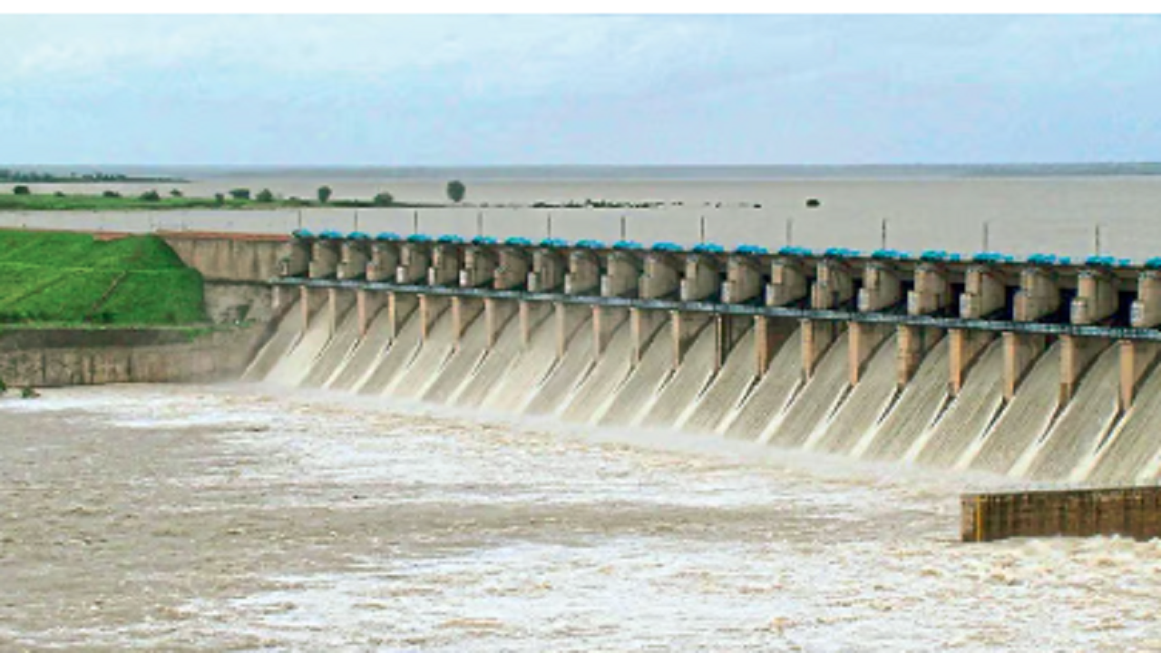 Ujani Dam : उजनी धरण 100 टक्के भरले; भिमा नदीत 31600 क्यूसेकने विसर्ग