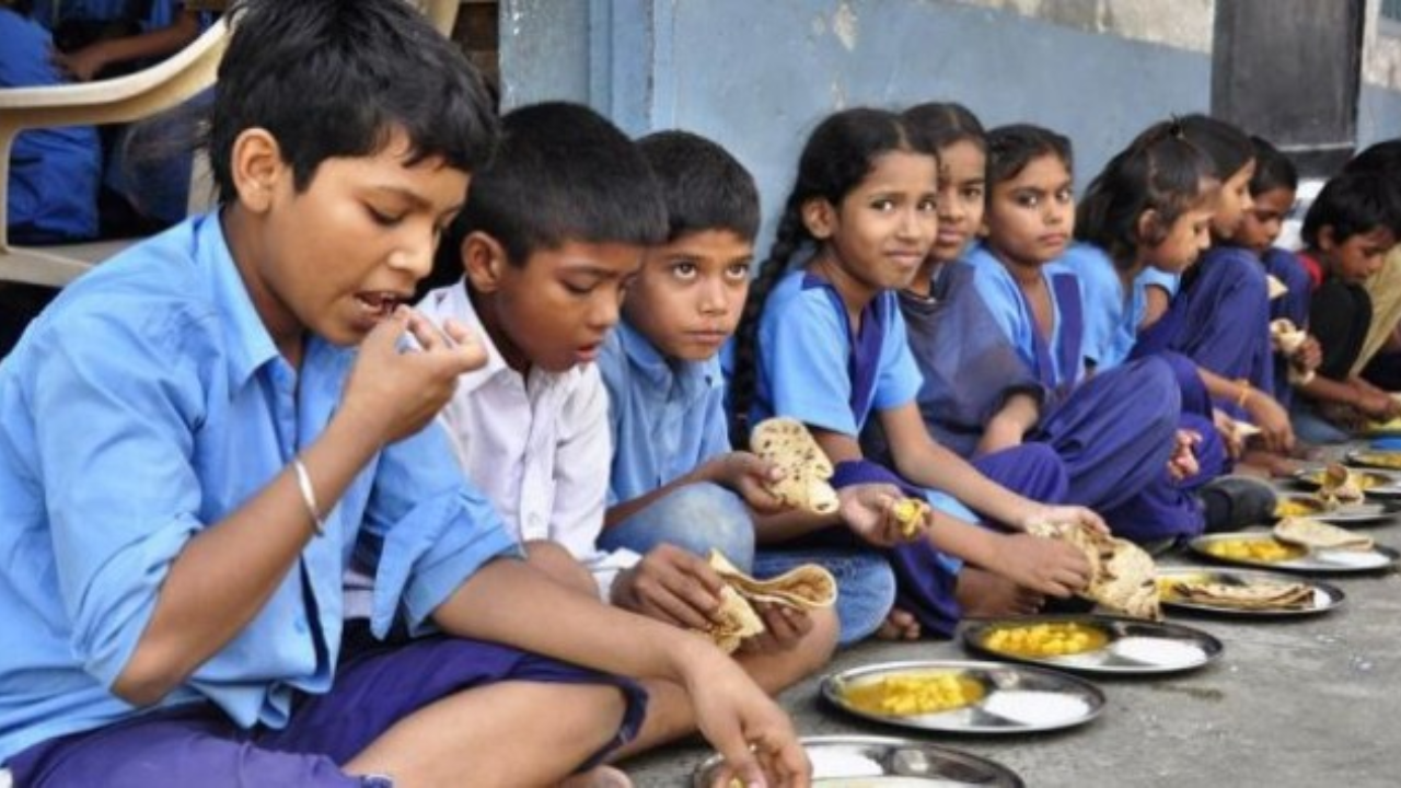 Shocking Worms And Larvae Were Found In The Nutrition Of Children In Nanded