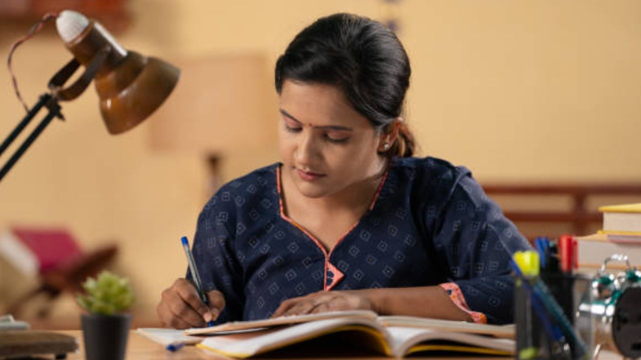 बॅंकेत करिअर करायचे आहे! मग ‘अशी’ करा IBPS ची तयारी