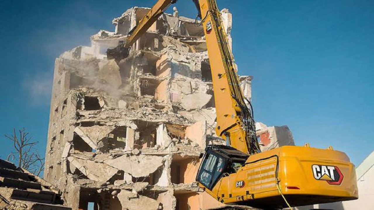 मुंबईत तब्बल 41 इमारतींवर बुलडोझर चालणार! 2000 कुटुंबांवर संकट, नेमकं काय प्रकरण?