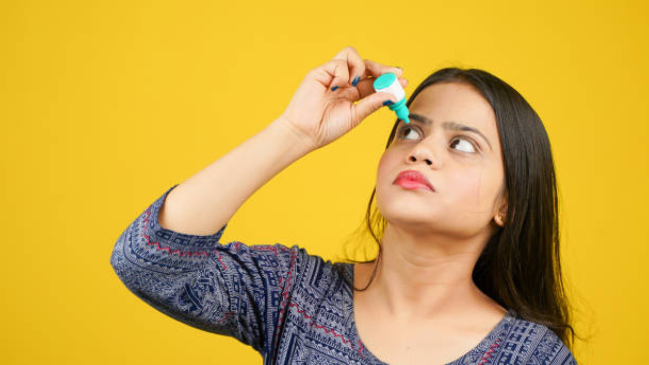 तेल ग्रंथींच्या बॅक्टेरियल संसर्गामुळे पापण्यांवर एक वेदनादायक मोठी पुळी येते. हे लवकर बरे होते, तुम्ही कोमट पाण्याचे कॉम्प्रेस आणि आयड्रॉप यासाठी वापरू शकता