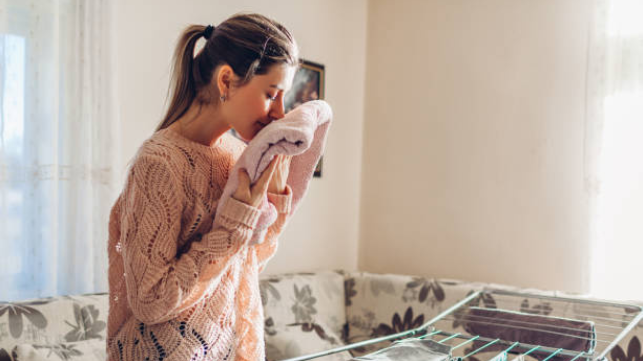 अवघ्या 10 मिनिटांतच ओले कपडे सुकवण्याची 'ही' पद्धत वापरून पहा