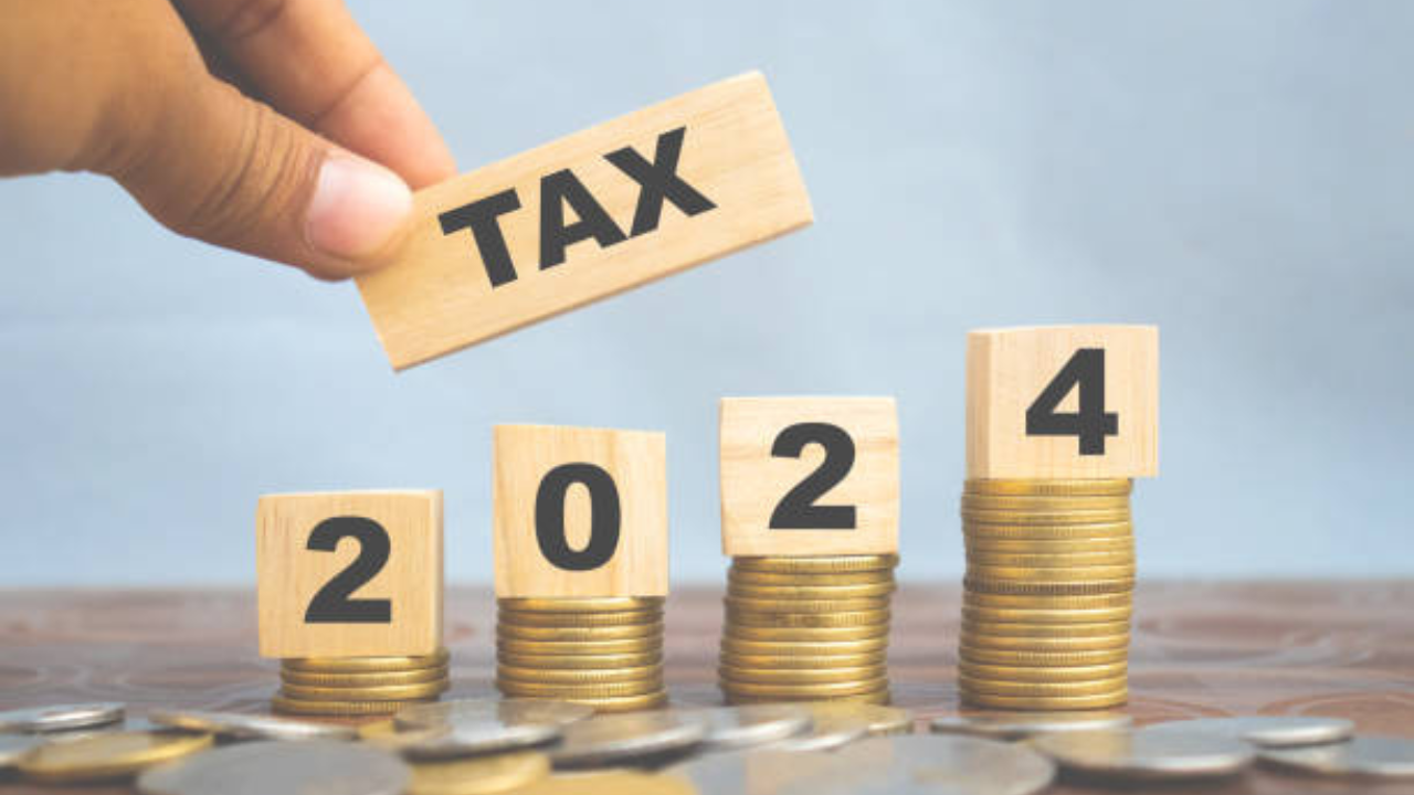 सिक्कीममधील मूळ रहिवाशांना त्यांच्या संपूर्ण उत्पन्नावर आयकरातून सूट देण्यात आली आहे