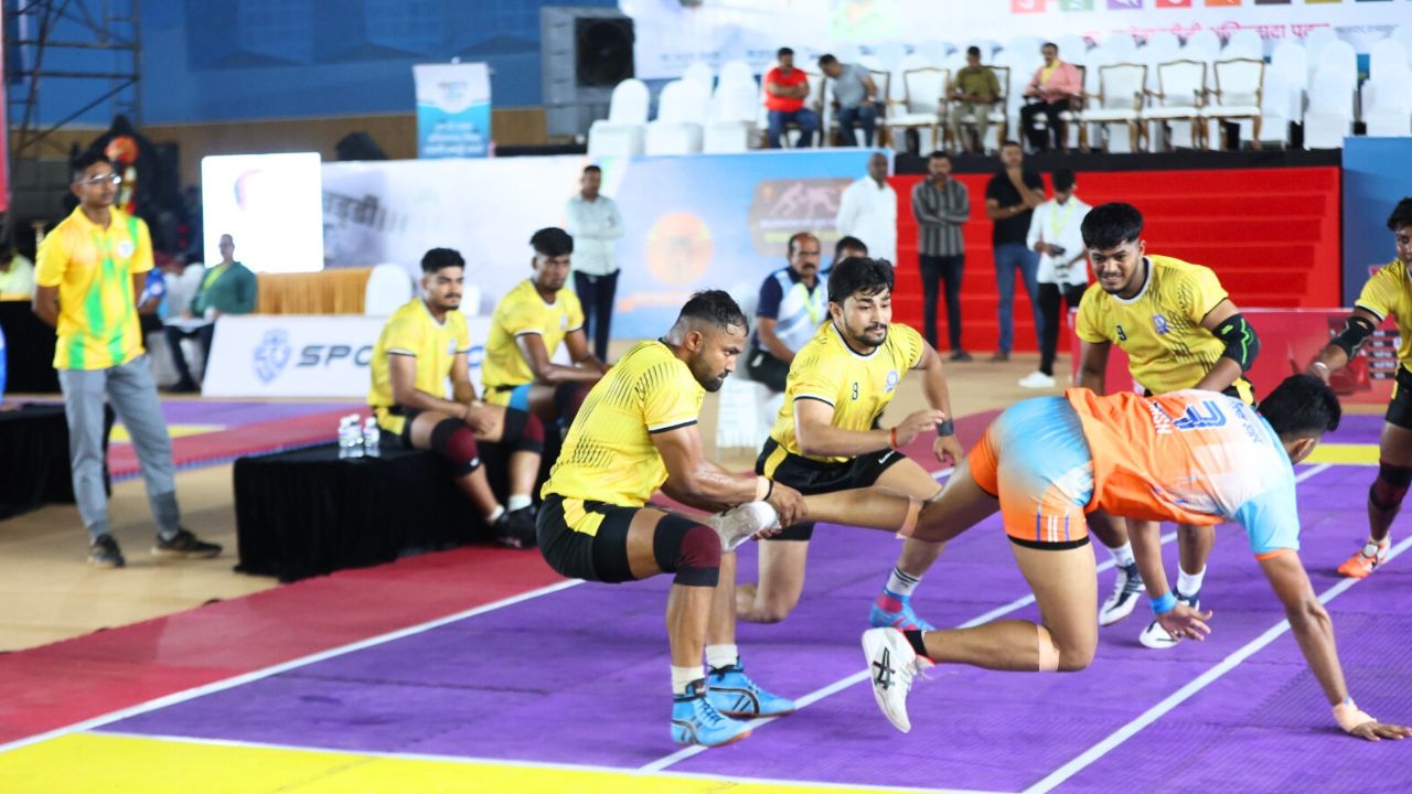 महाराष्ट्र राज्य अजिंक्यपद कबड्डी स्पर्धेत पुणे शहर, रायगड, परभणी, अहमदनगर, रत्नागिरी संघांची आगेकूच