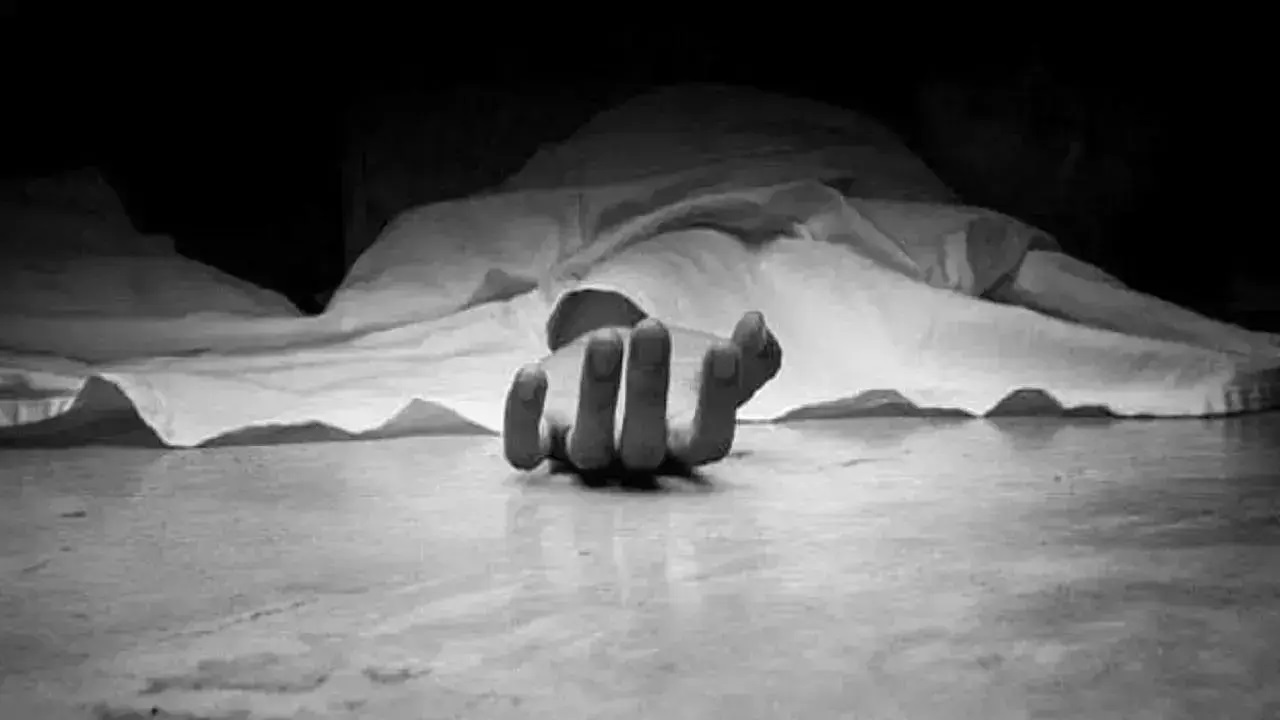 नाशिक हादरलं! तरुणाची घरात झोपेत हत्या, शेजारी झोपलेल्या भावालाही समजलं नाही