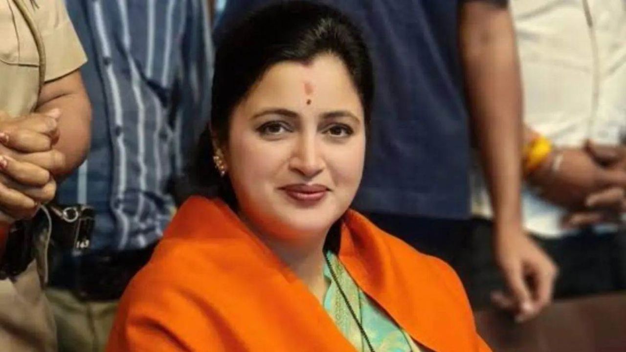 लौटेंगे फिर एक दिन उसी अंदाज में.. ; लोकसभेतील पराभवानंतर नवनीत राणांचे नवे संकेत