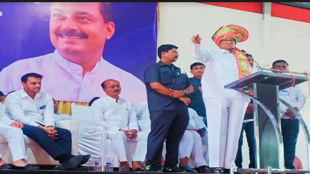 नोकरीसाठी देशात कुठेही जायची तयारी ठेवा; शरद पवार यांचा अनमोल सल्ला