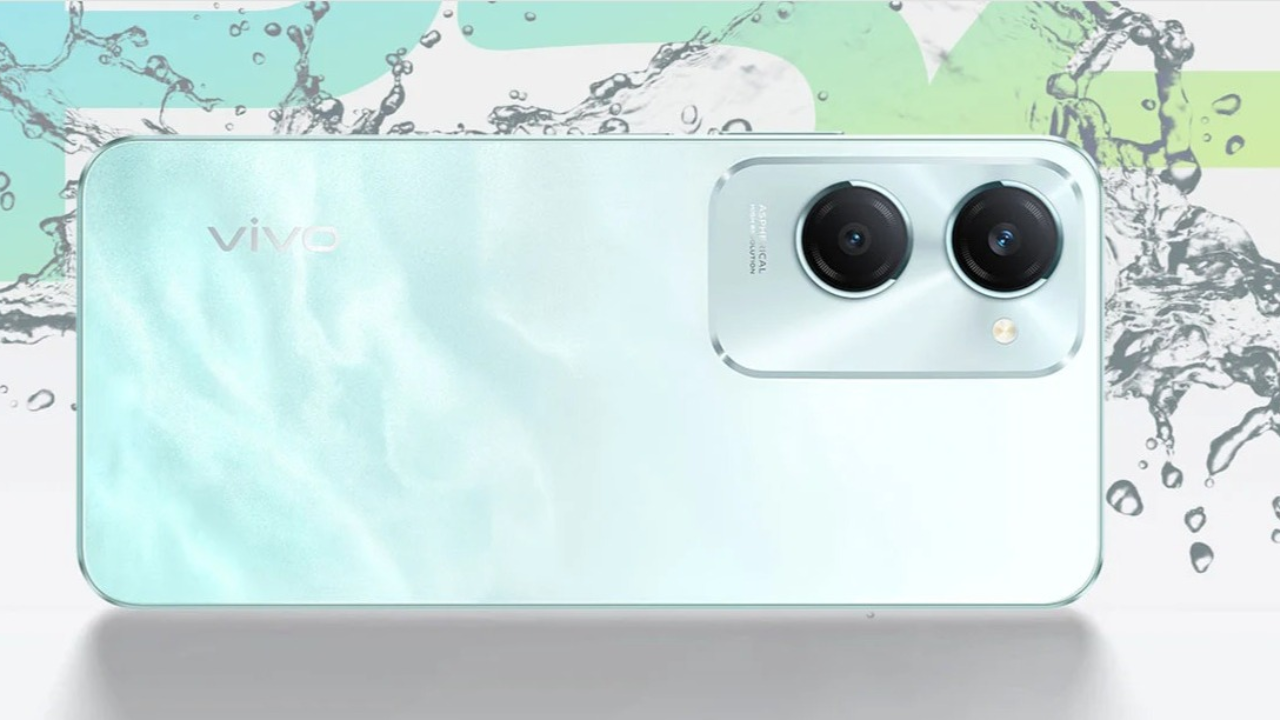 Vivo Y18i मध्ये Unisoc चिपसेट आहे. Vivo Y18i केवळ 7,999 रुपयांमध्ये Vivo च्या अधिकृत वेबसाइटवर लिस्ट करण्यात आला आहे. फोन जेम ग्रीन आणि स्पेस ब्लॅक कलर ऑप्शनमध्ये उपलब्ध आहे. 