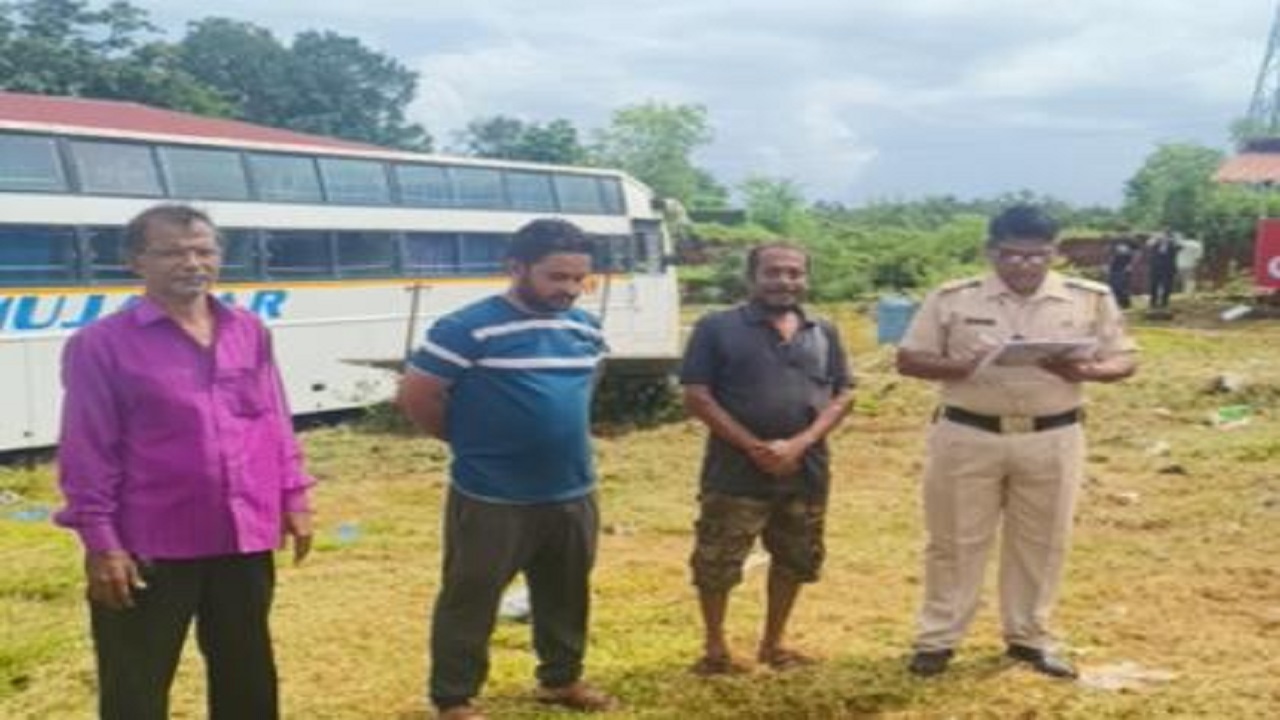 बस प्रवासादरम्यान व्यापाऱ्याचे दागिने लंपास, ६० हजार रुपयांच्या ऐवजांसह ३ हजार रुपयांची चोरी