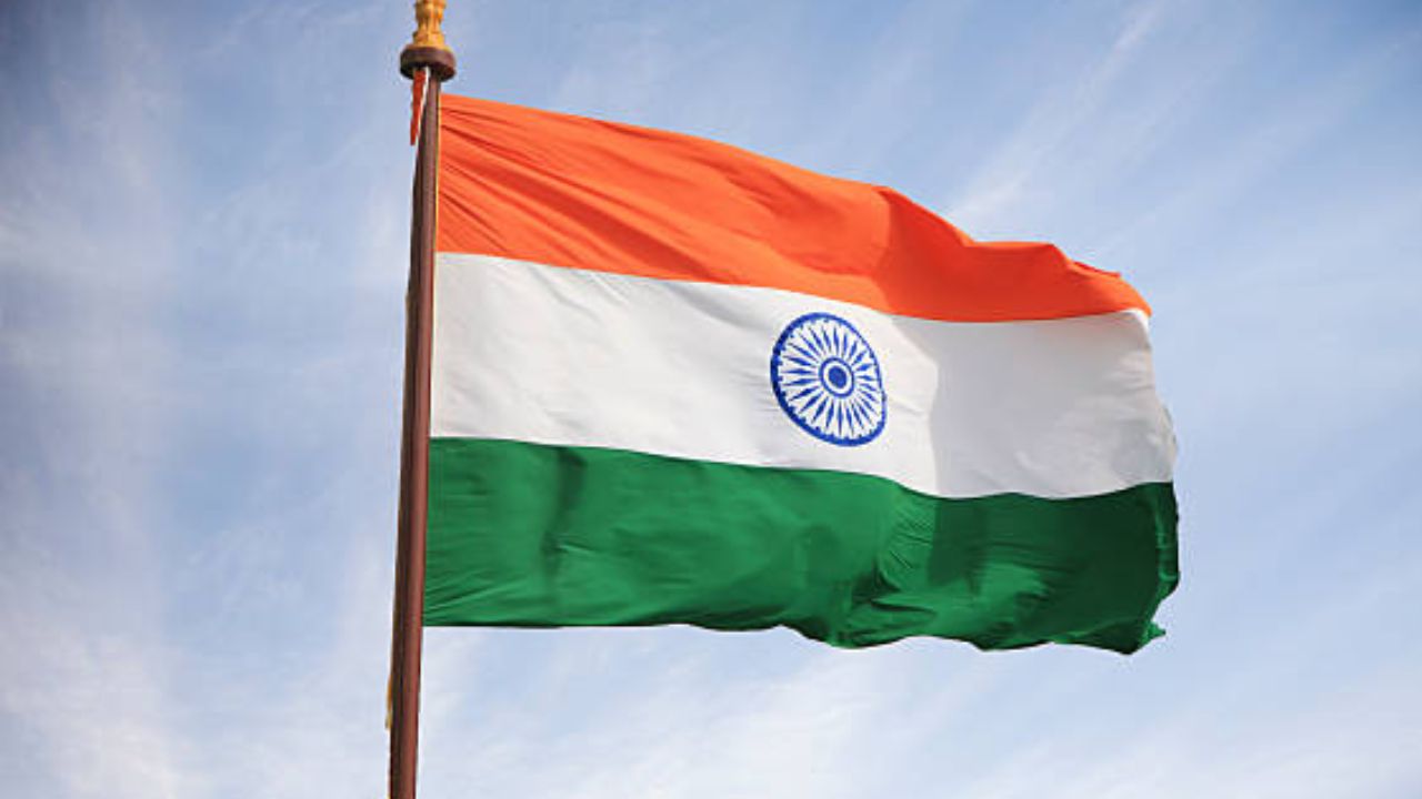 स्वातंत्र्यदिन आणि 'या' प्रेरणादायी गाण्यांचे आहे अतूट नाते