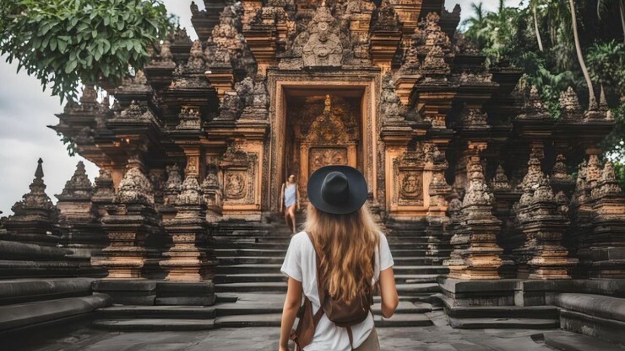 दक्षिण भारतातील ‘ही’ पाच मंदिरे आहेत खूप प्रसिद्ध; इथे भेट दिल्याशिवाय सहल राहील अपूर्ण