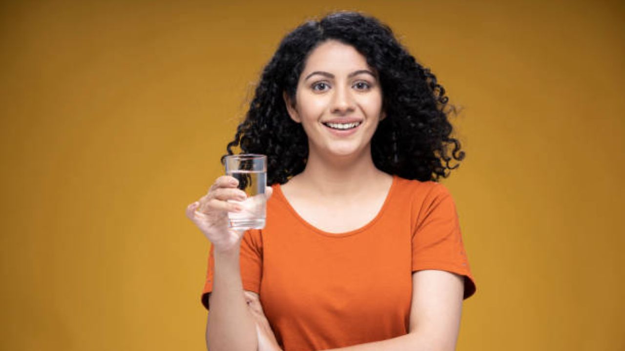 पाणी पिण्याची योग्य पद्धत