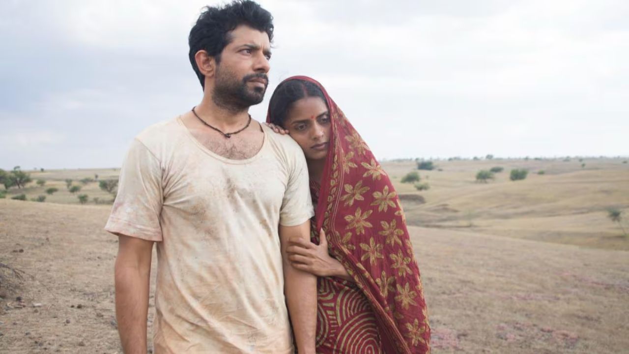 सध्या विनीत कुमार सिंगवर ‘घुसपैठिया’ चित्रपटासाठी कौतुकाचा वर्षाव होत आहे. तो पुढे 'आधार' मध्ये दिसणार आहे जे अद्याप रिलीज झालेला नाही. MAMI मुंबई फिल्म फेस्टिव्हलमधील स्पेशल स्क्रिनिंगमध्ये प्रेक्षकांनी जे पाहिले त्यावर आधारित विनीत सिंहला या चित्रपटातील त्याच्या भूमिकेसाठी कौतुकाचा वर्षाव केला आहे. तसेच, तो त्याच्या आगामी 'सुपरबॉयज ऑफ मालेगाव', 'रंगीन' आणि 'छावा' या प्रोजेक्ट्सची तयारी करत आहे.