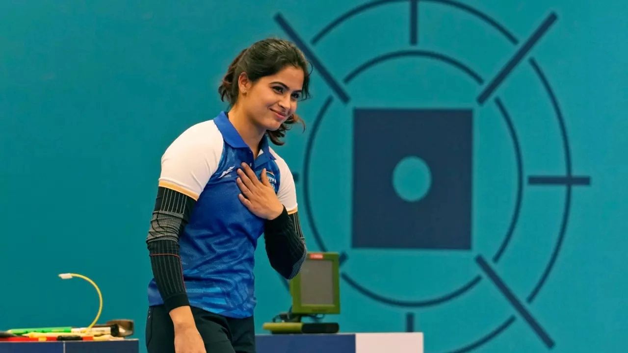 एकाच ऑलिम्पिकमध्ये दोन पदक मिळवणारा पहिली भारतीय खेळाडू मनु भाकर ठरली आहे, हा विक्रम अजुनपर्यत कोणत्याही भारतीयाने केला नव्हता
