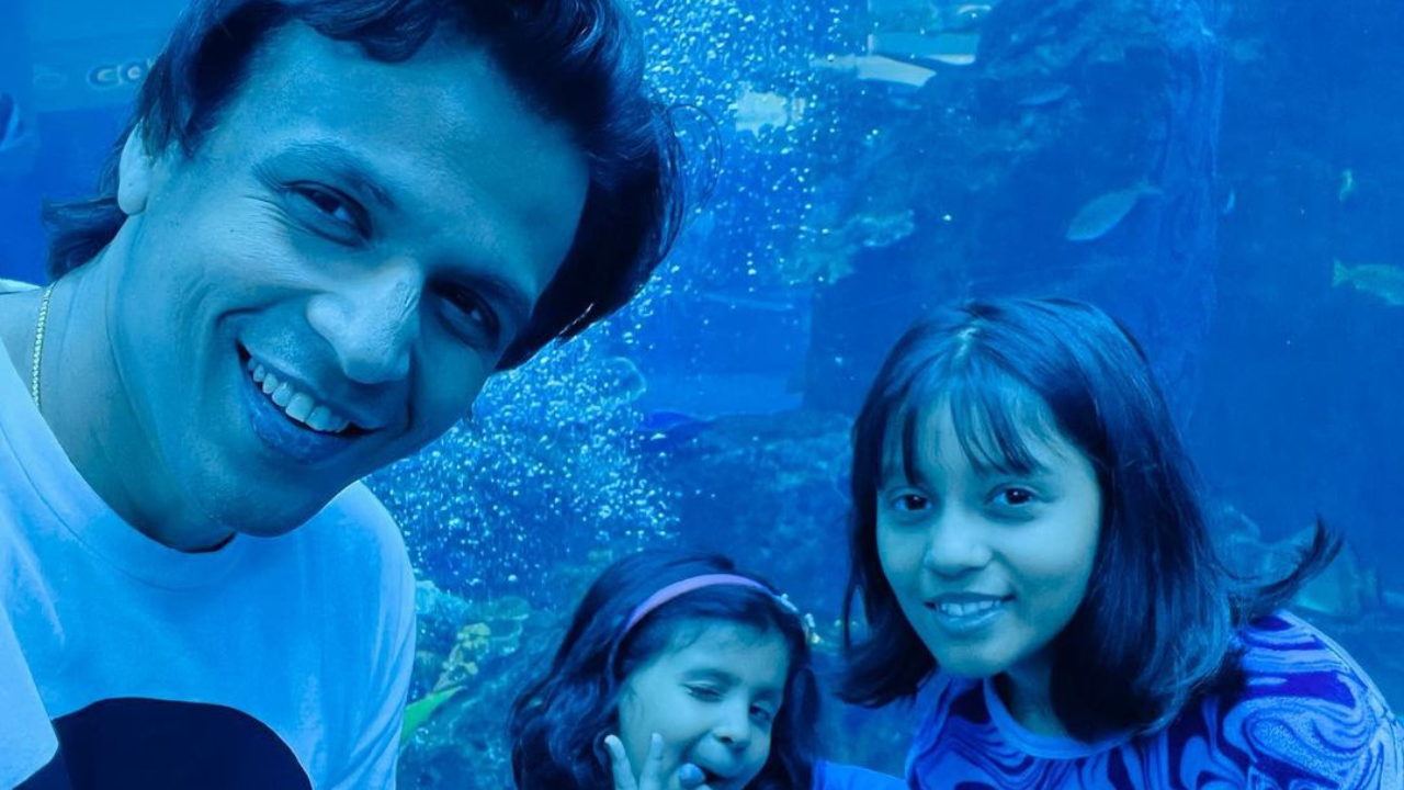 अभिजीतच्या दोन गोंडस मुली