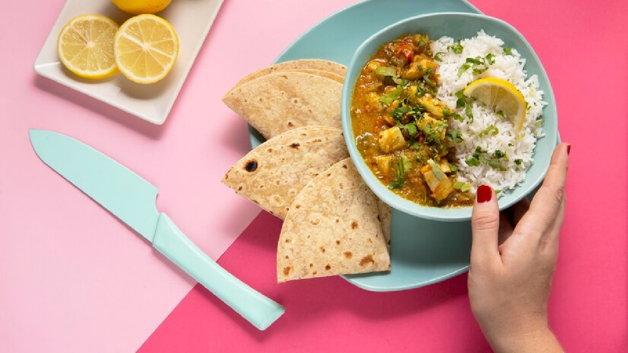 चपाती की भात? रात्रीच्या जेवणासाठी काय आहे फायदेशीर, जाणून घ्या तज्ञांचे उत्तर