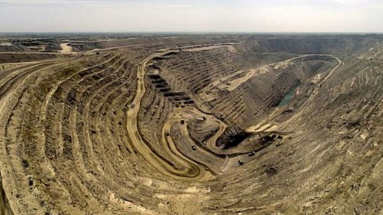 KGF चित्रपटाच्या खाणीत सापडले 800 टन सोने