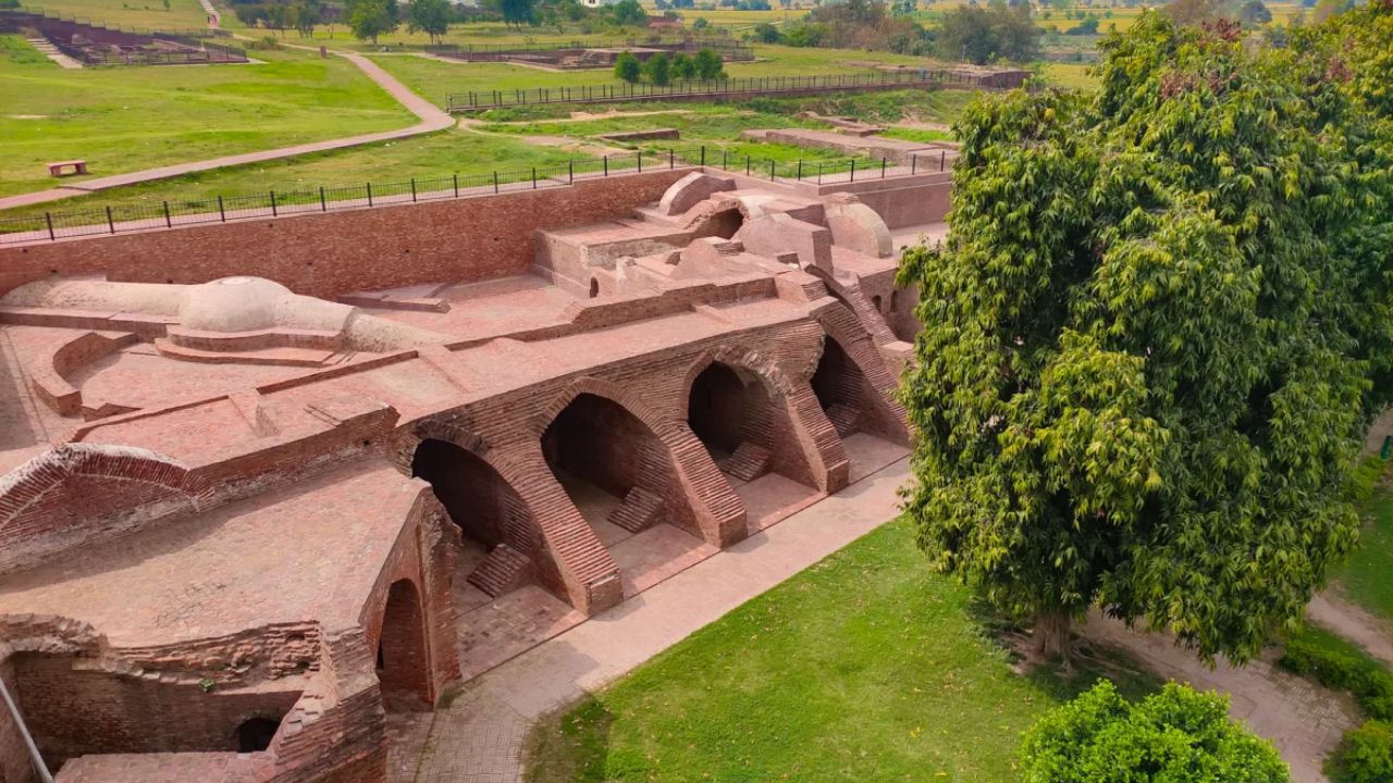 ऐतिहासिक वारसा लाभलेली आहेत हरियाणातील 'ही' खास ठिकाणे जाणून घ्या खास वैशिष्ट्ये ट्रॅव्हल 
