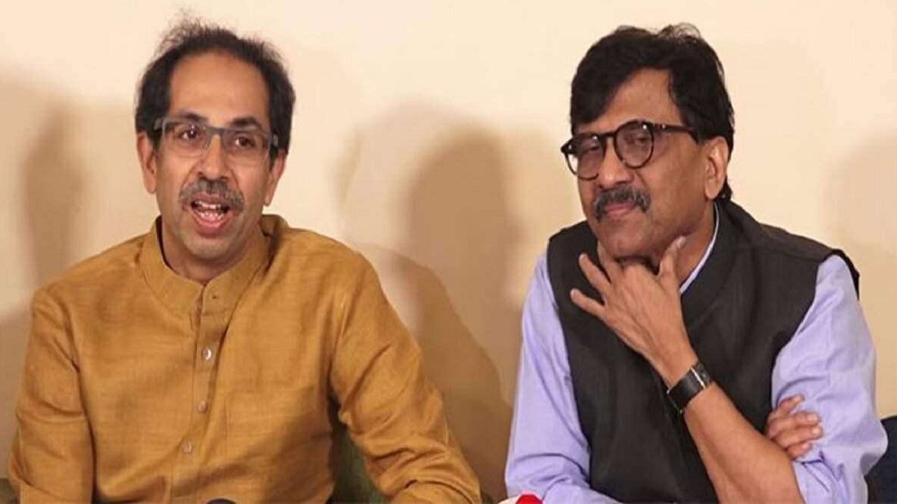 उद्धव ठाकरे अन् राऊतांवर 2 हजारांचा दंड, काय आहे प्रकरण?