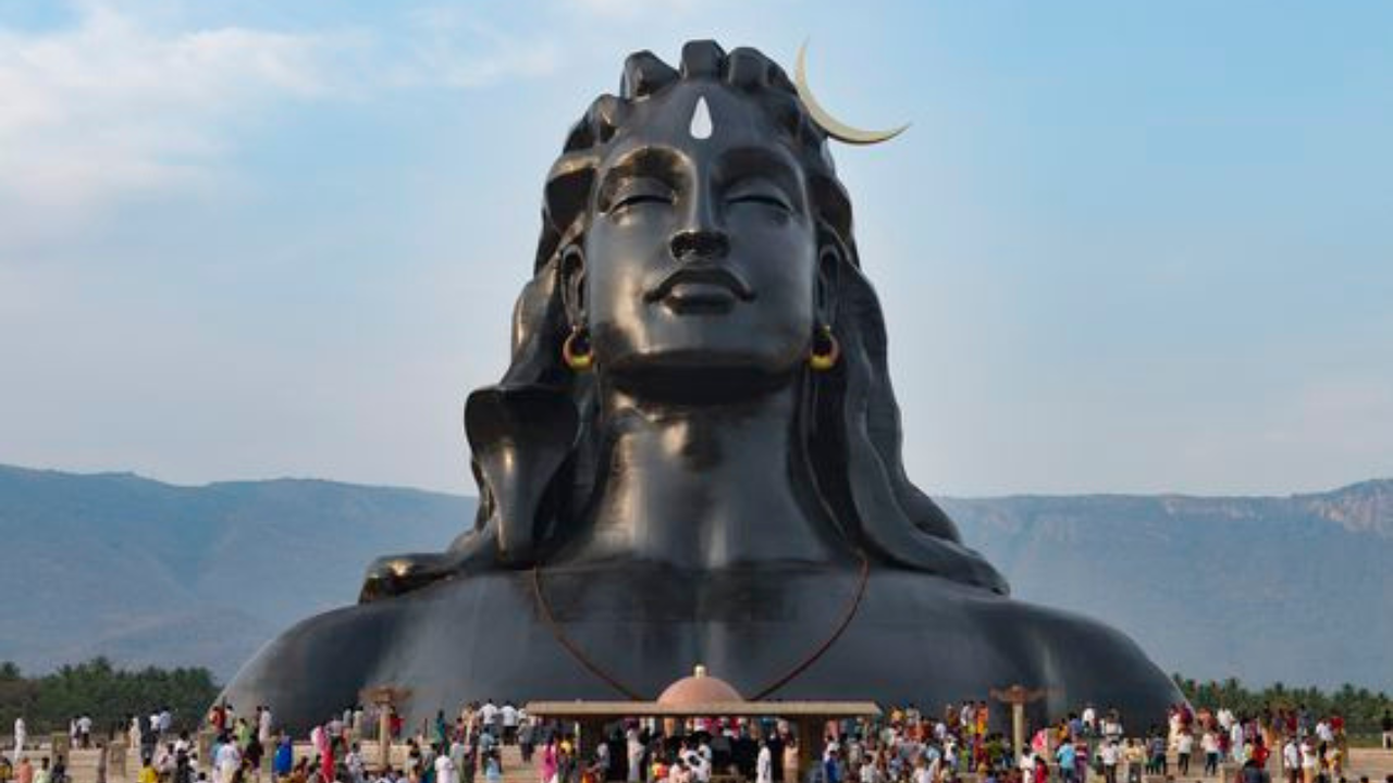  कोईम्बतूर - कोईम्बतूरच्या वेल्लियांगिरी पर्वतावर स्थित भगवान शिवाच्या मूर्तीची गिनीज वर्ल्ड बुक ऑफ रिकॉर्ड्समध्ये नोंद करण्यात आली आहे  
