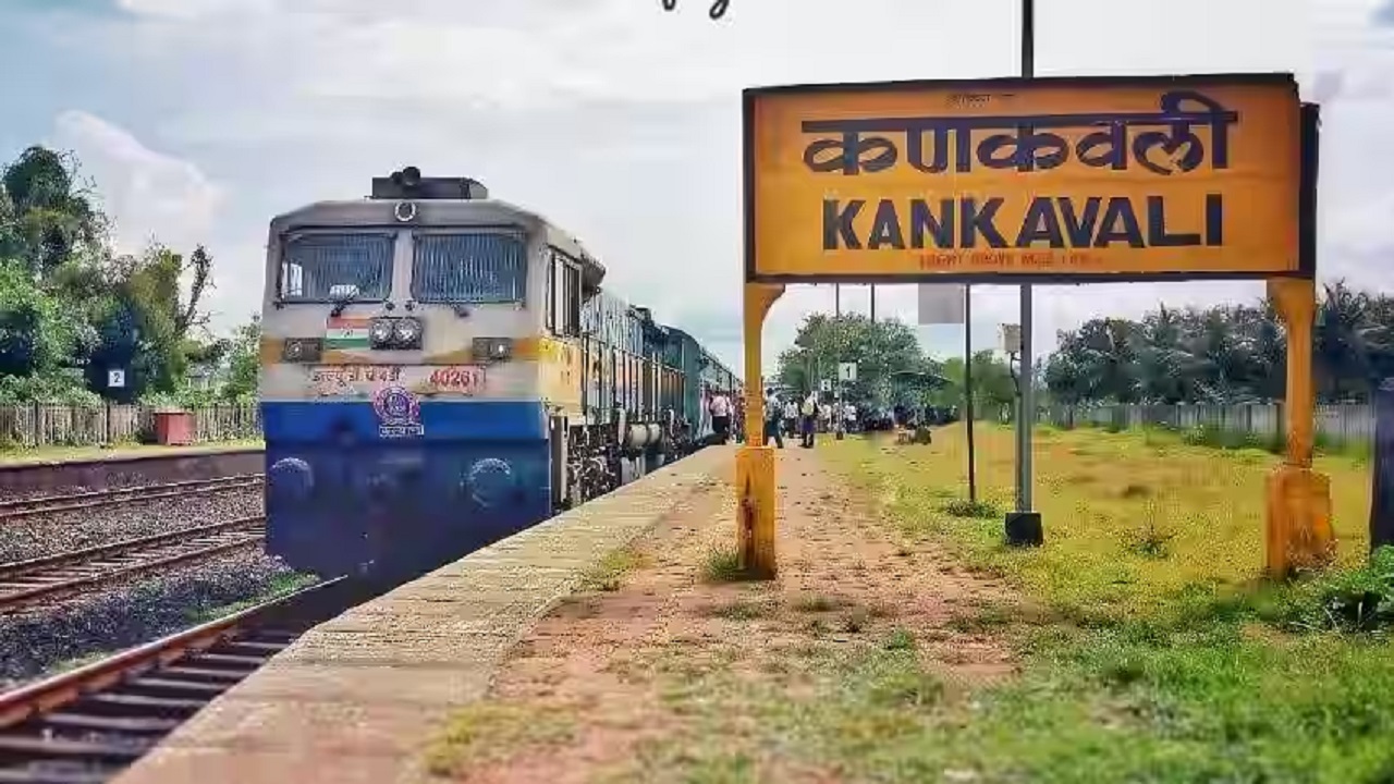 कोकण रेल्वे स्थानकाच्या सुशोभीकरणापेक्षा प्लॅटफॉर्म सुधारण्याची गरज- परशुराम उपरकर