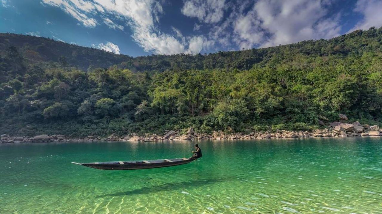 पावसाळ्यात सहलीला जाण्याचा बेत करताय; तर ‘हे’ ठिकाण रोमँटिक डेटसाठी आहे सर्वात बेस्ट