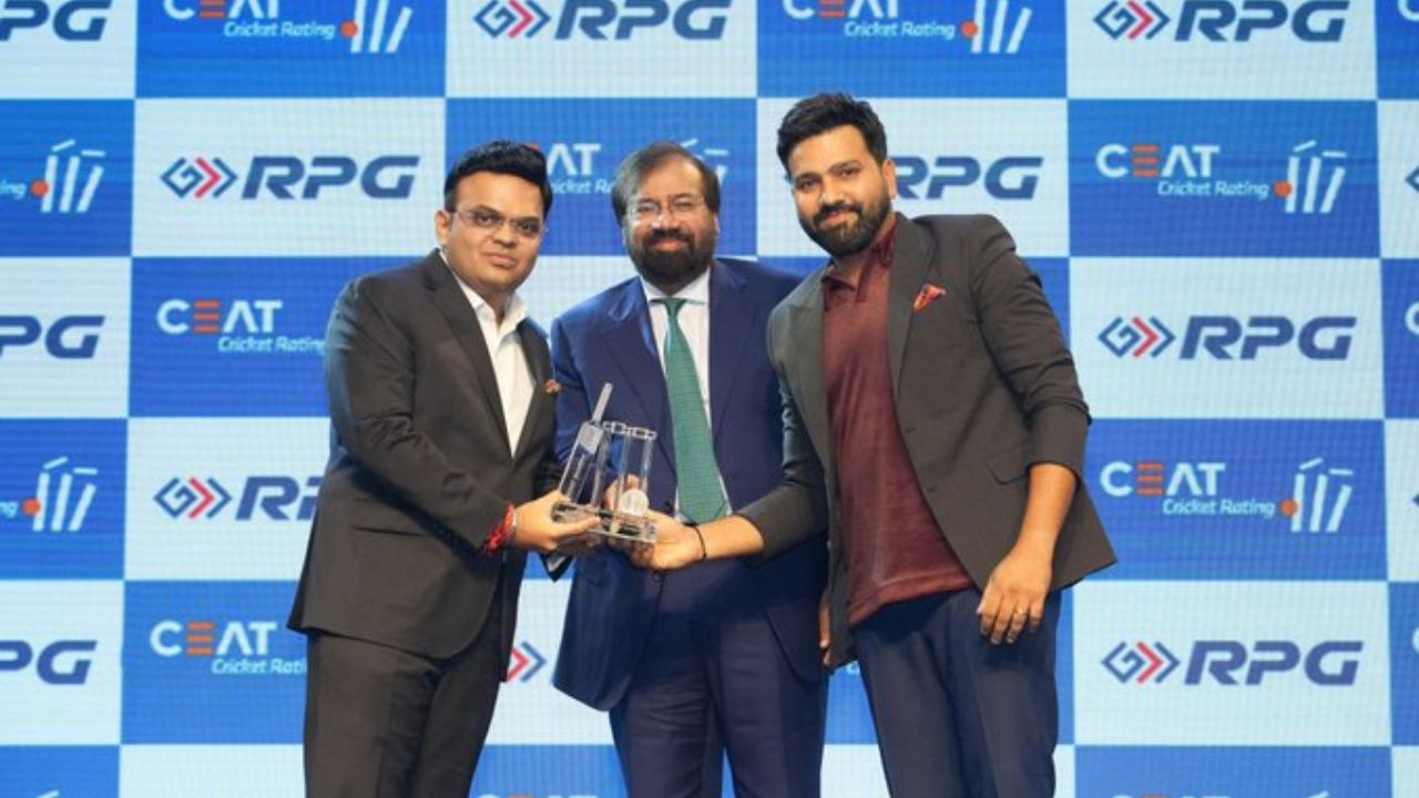 रोहित शर्मा ठरला ‘इंटरनॅशनल क्रिकेटर ऑफ द इयर’, WC जिंकण्याचे श्रेय दिले तीन दिग्गजांना