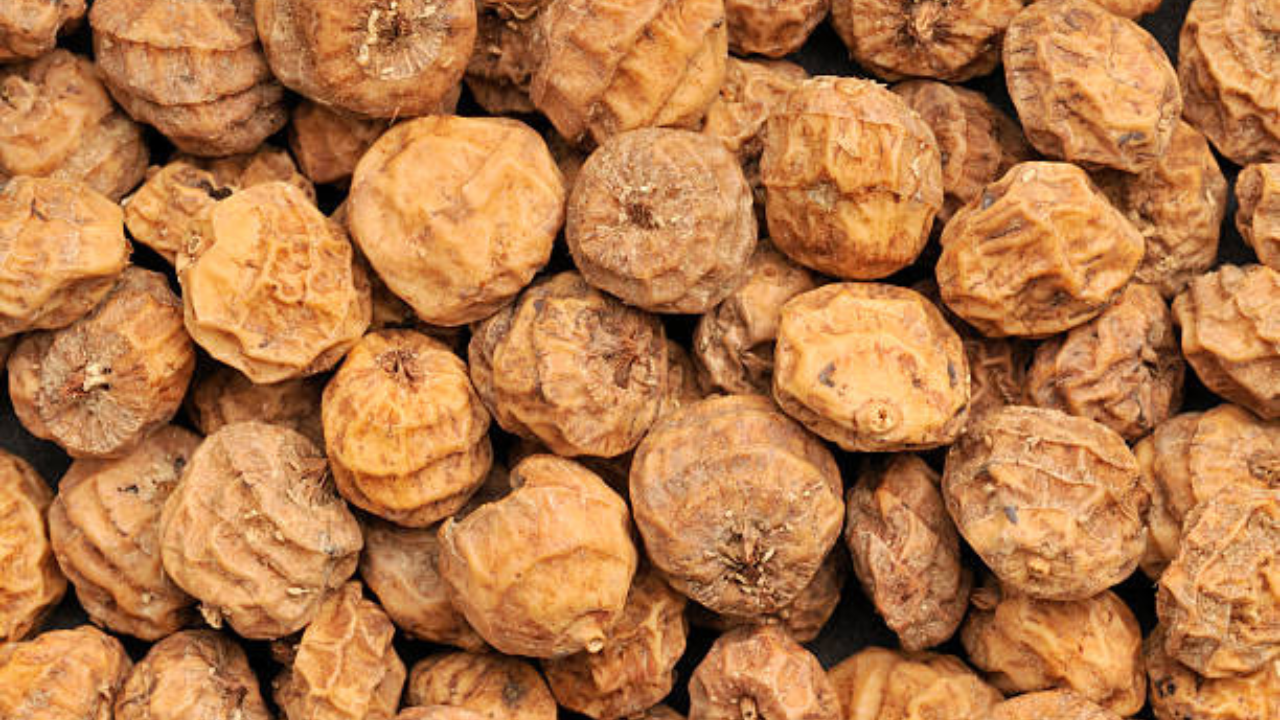 टायगर नटमध्ये पोटॅशियम, झिंक, फॉस्फरस, लोह आणि कॅल्शियम असते, ज्यामुळे शरीर मजबूत होते