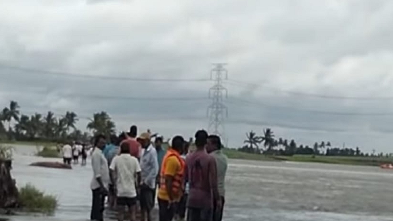 मोठी बातमी ! कोल्हापुरातील नदीत ट्रॅक्टर उलटला; 7 जण बुडाले