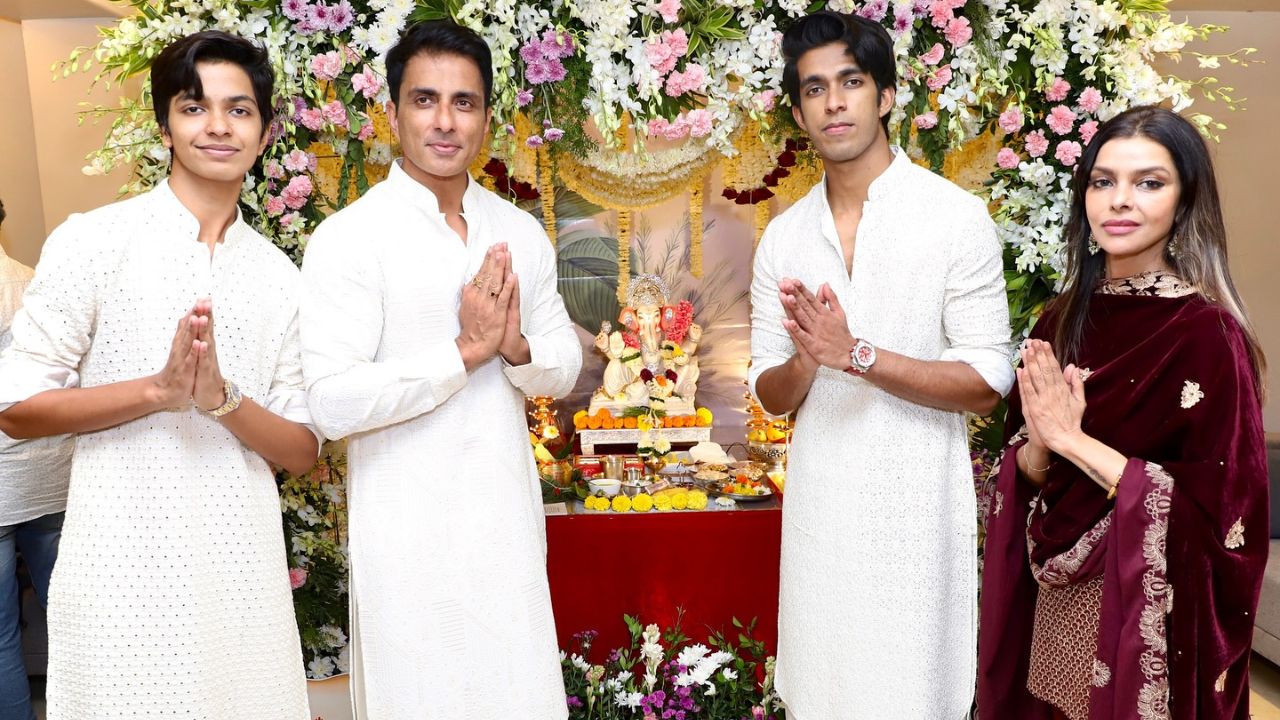 गरीबांचा मसिहा आणि बॉलिवूड अभिनेता सोनू सूदच्याही गणरायाचे आगमन झाले आहे. फोटो सौजन्य - सोशल मिडिया