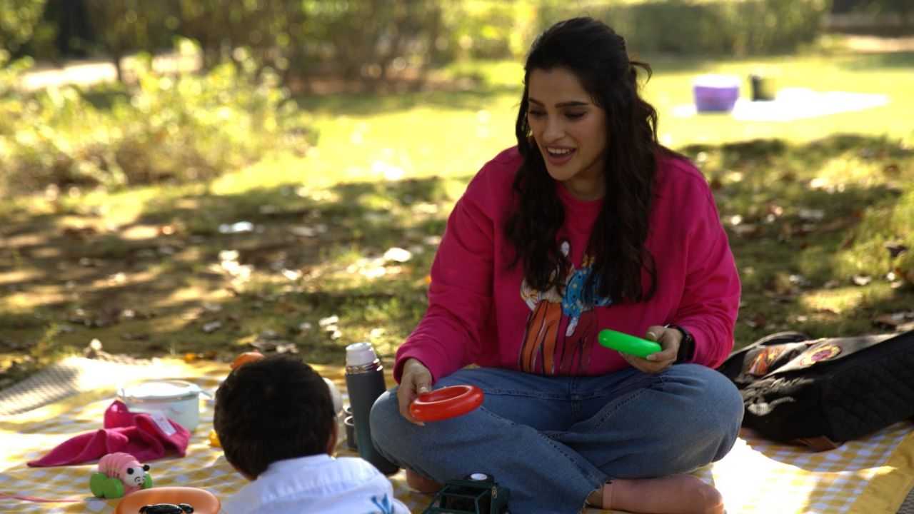 प्रिया बापटने ‘रात जवां है’मधील स्वतःच्या लक्षवेधी भूमिकेचे श्रेय दिग्‍दर्शक अन् लेखकांना दिले!