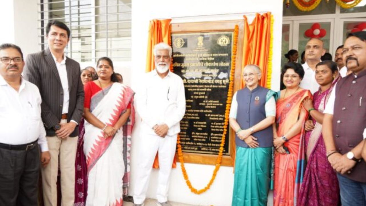 मालेगावमधील क्रांतिज्योती सावित्रीबाई फुले महिला व बाल रुग्णालयाचे लोकार्पण !100 खाटांचे अत्याधुनिक सुविधांचे रुग्णालय