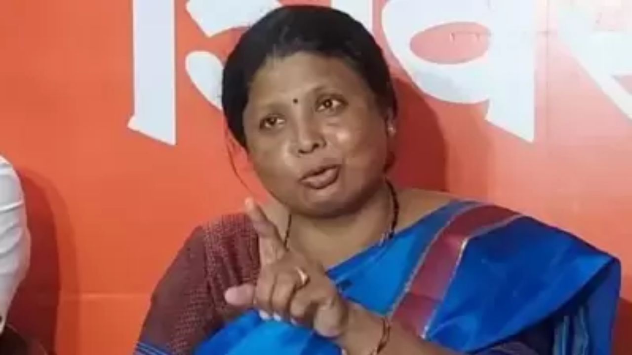 ‘सुषमा अंधारेंनी कठीण काळात पक्षाची साथ दिली, पण…’; सचिन अहिरांचे वक्तव्य चर्चेत, सुषमा अंधारे शिंदेंच्या सेनेत जाणार?