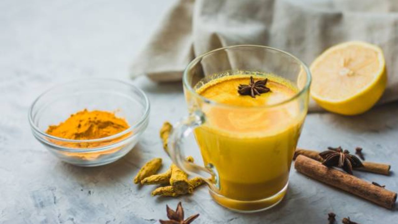 खोकल्यापासून सुटका मिळवण्यासाठी घरगुती उपाय