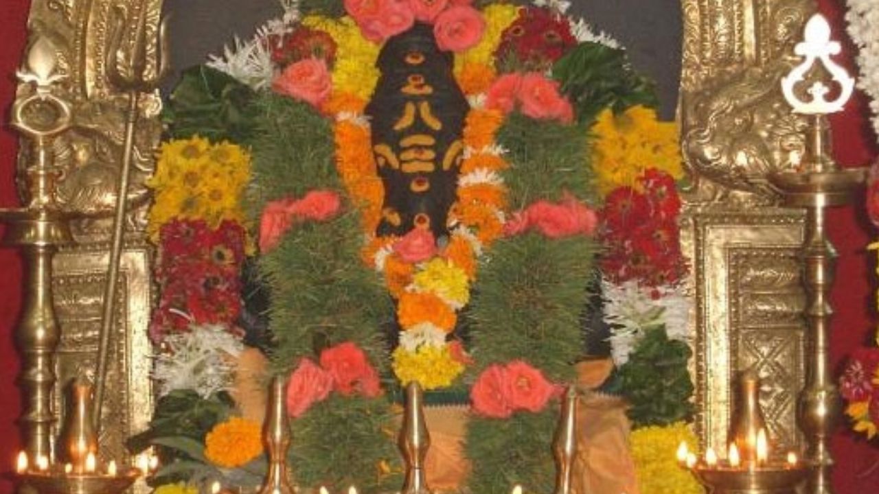 धारावीतील हे गणेश मंदिर 1913 मध्ये दक्षिण भारतीय समाजाने बांधले. पुर्वी हे मंदिर पिंपळवृक्षाच्या खाली बांधण्यात आले त्यांनतर 1939 मध्ये या मंदिराचा जीर्णोध्दार केला गेला. धारावीवासियांचे हे श्रध्दास्थान आहे.  
