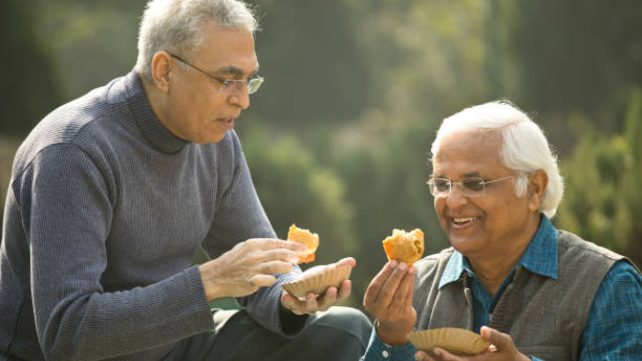 वयानुसार आहार घेणे आवश्यक