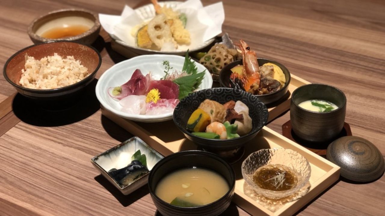 या हॉटेलमध्ये आहे फ्रीमध्ये राहण्याची,खाण्यापिण्याची सोय; तुम्हाला फक्त ‘ही’ अट पूर्ण करावी लागेल