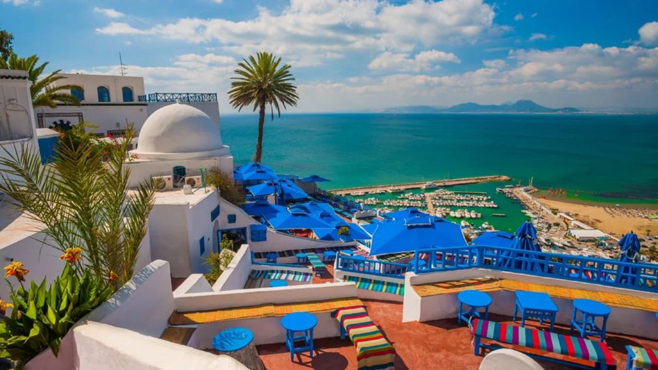 कमी पैशात एक्सप्लोर करू शकता ‘हा’ सुंदर देश;  5 दिवसांच्या प्रवासात पाहता येईल नैसर्गिक सौंदर्य