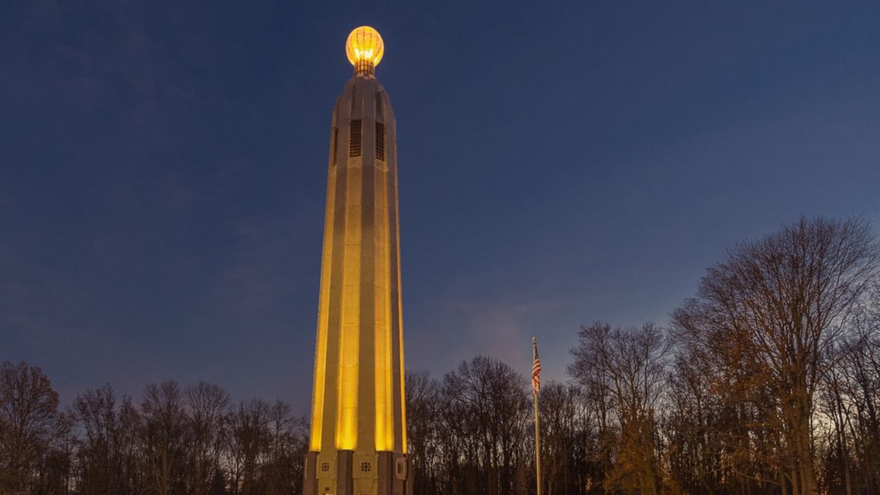 The worlds largest light bulb is installed atop the Thomas Edison Memorial Tower in New Jersey this bulb can not lifted without crain