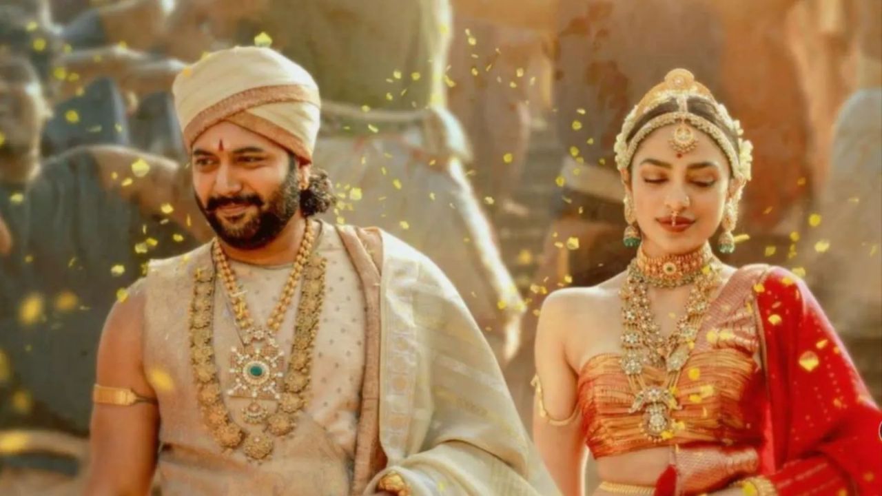 'पोनियान सेल्वन' हा चोला साम्राज्यावर आधारित संपूर्ण भारतातील चित्रपट होता, ज्याने बॉक्स ऑफिसवर 500 कोटी रुपये कमवले. पहिल्या भागात या चित्रपटाने दोन्ही चित्रपटांचे बजेट काढले. 'पोनियान सेल्वन 2' याच्या 7 महिन्यांनंतर एप्रिल 2023 मध्ये रिलीज झाला.