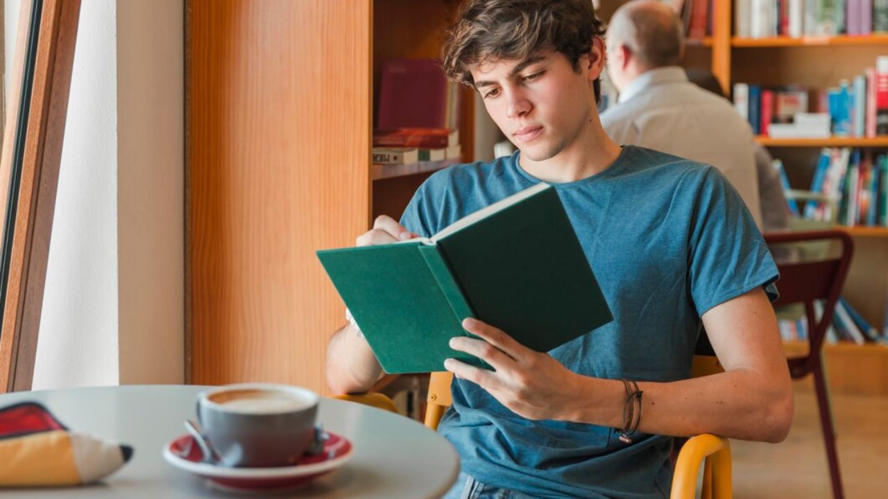 National book reading day Reading books has a positive effect on mental health and prolongs life