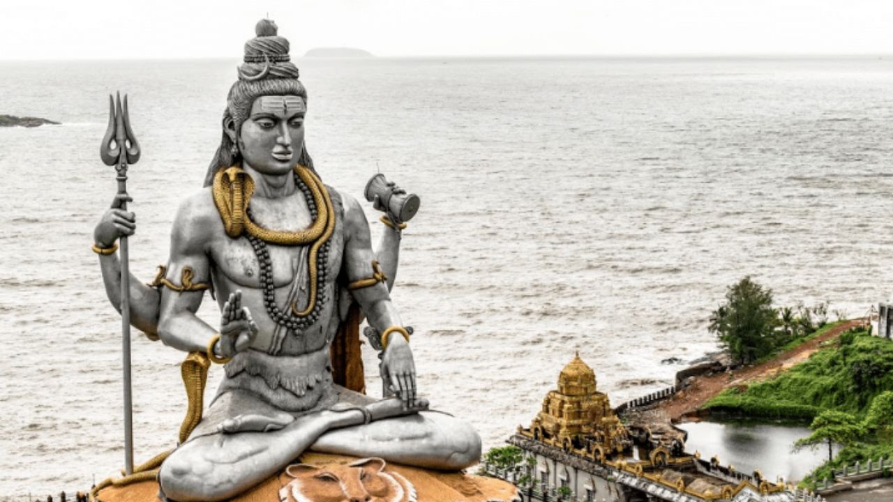 These are the magnificent idols of Lord Shankara in India People come from all over the world to watch