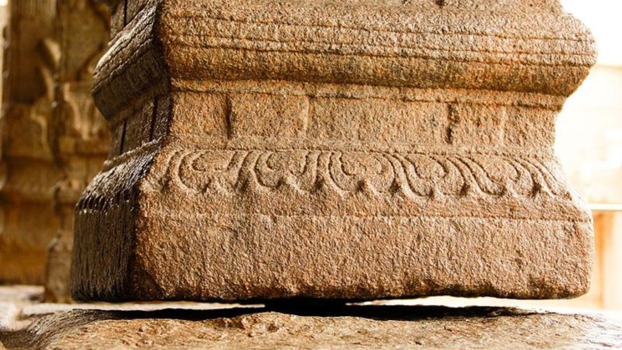 The miraculous lepakshi temple a wonderful example of 16th century architecture Whose mysterious pillar floats in the air