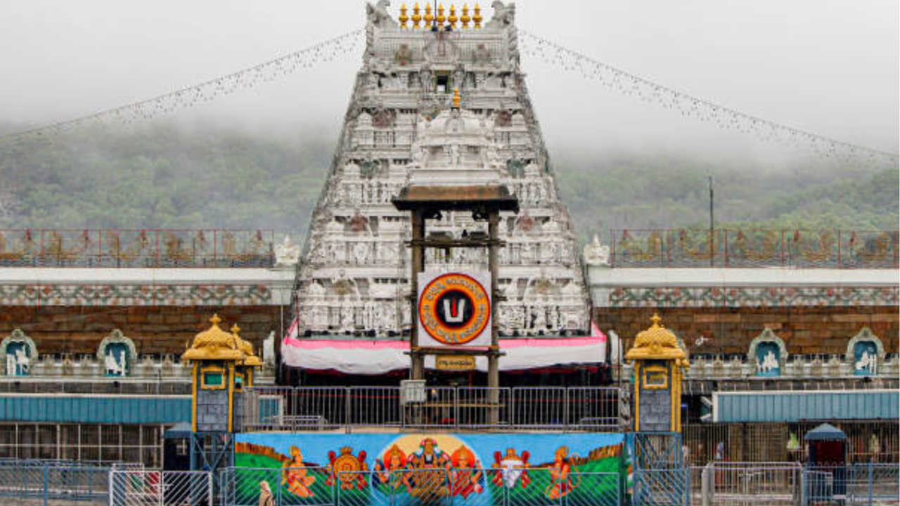 या मंदिराने 1,031 किलोहुन अधिक सोनं जमा करून एक नवीन इतिहास रचला आहे. मंदिराचा एकूण सोण्याचा साठा 11,329 किलो या आकड्यावर गेला आहे. 
